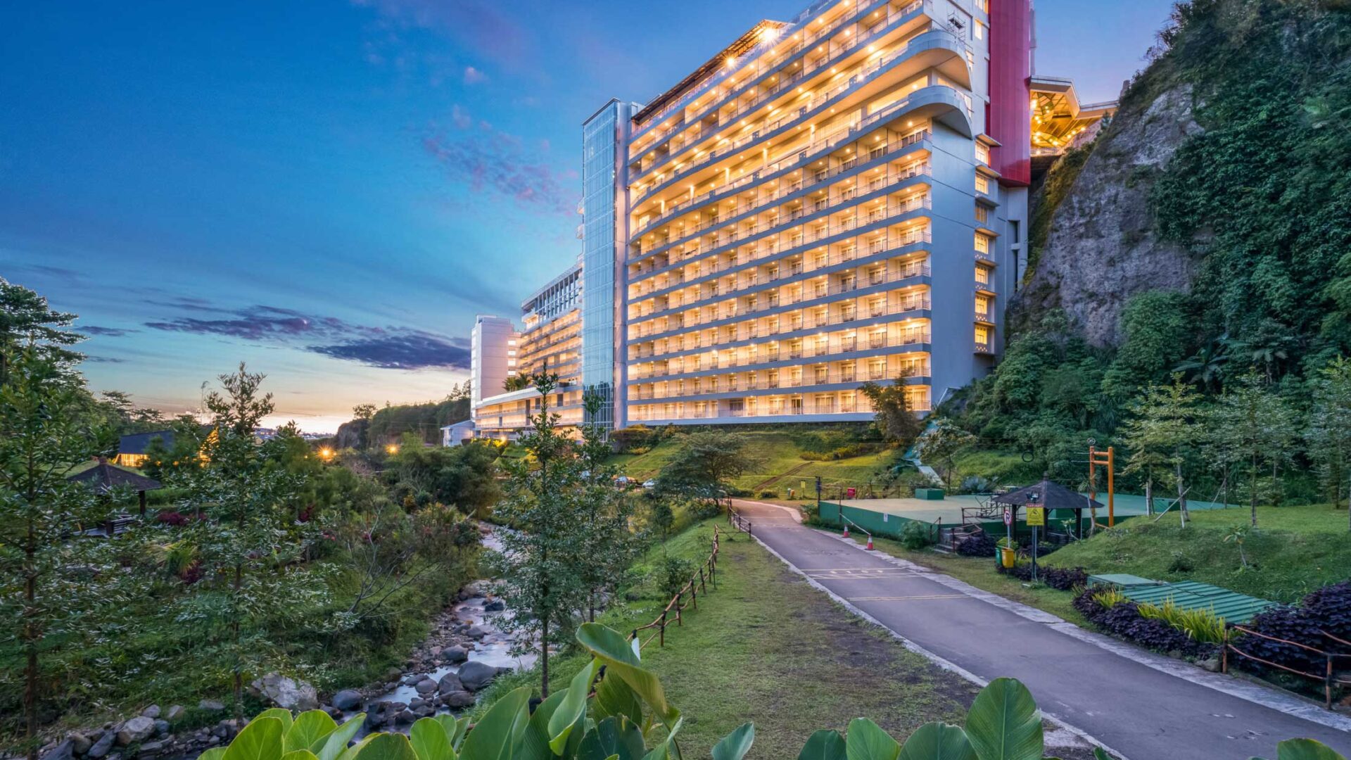 Le Eminence Hotel